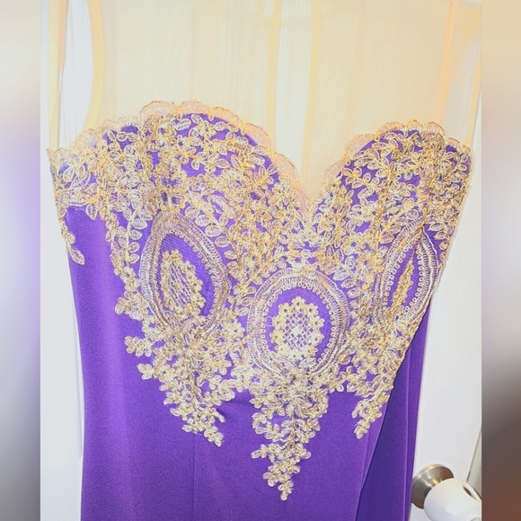 Formal Dress. Size 10-12. Purple. Mermaid. - Picture 5 of 9